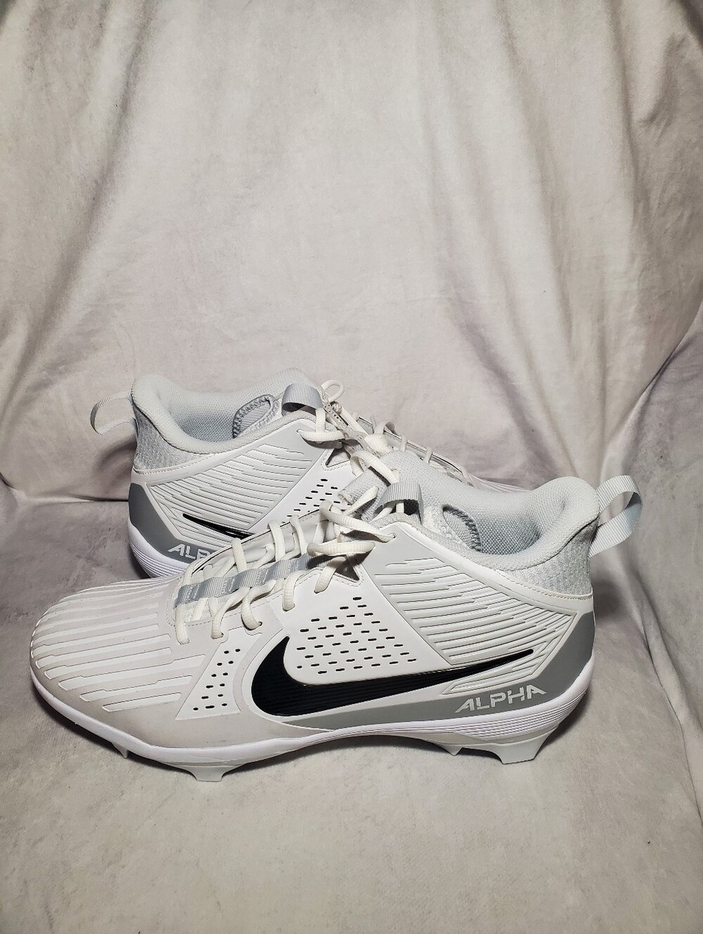 Nike Men's Alpha Menace Strong Football Cleats Size 16